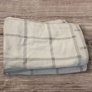 Elias Made in Portugal Gray White Plaid Flannel Standard Pillowcase Set